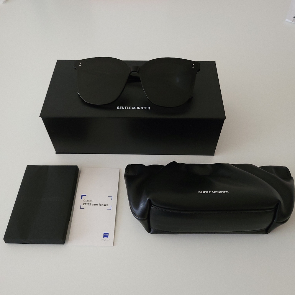 Gentle Monster My Ma 01 Sunglasses - Black